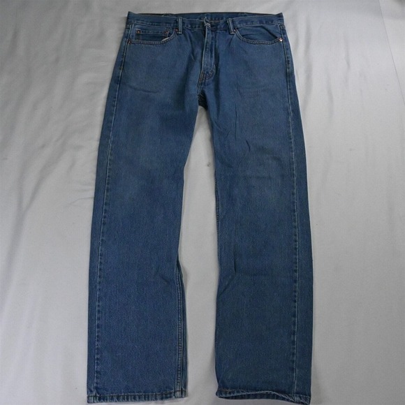 Levi's 38 x 34 505 Regular Fit Straight Leg Light Stonewash‎ Denim Jeans - Picture 1 of 5
